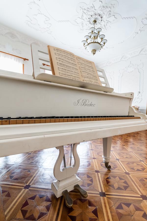 The Grand Piano Villa Kutaissi Exterior foto